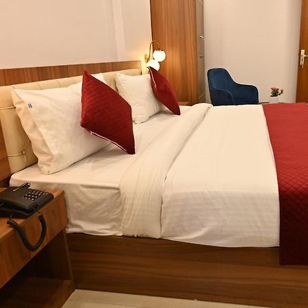 Hotel Down Town Paschim Vihar เดลี ภายนอก รูปภาพ