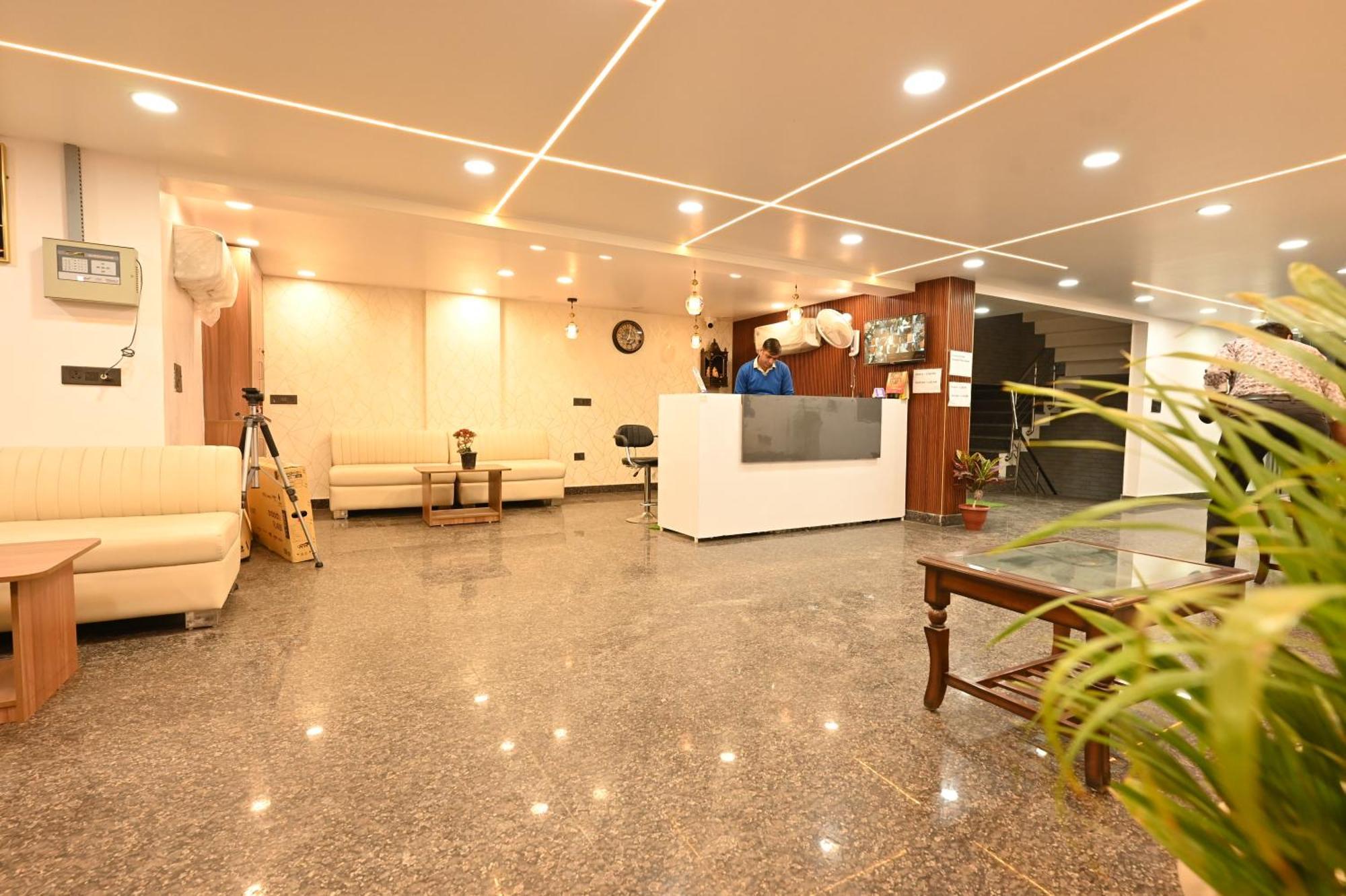 Hotel Down Town Paschim Vihar เดลี ภายนอก รูปภาพ