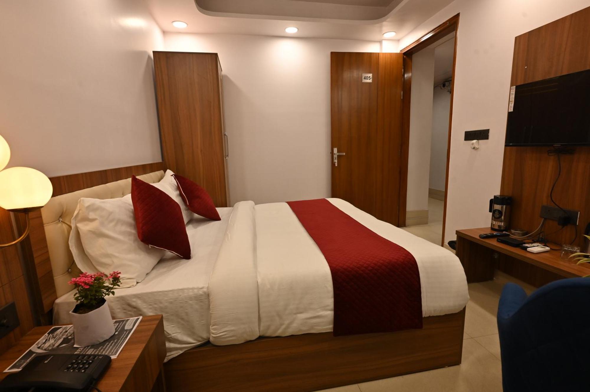 Hotel Down Town Paschim Vihar เดลี ภายนอก รูปภาพ