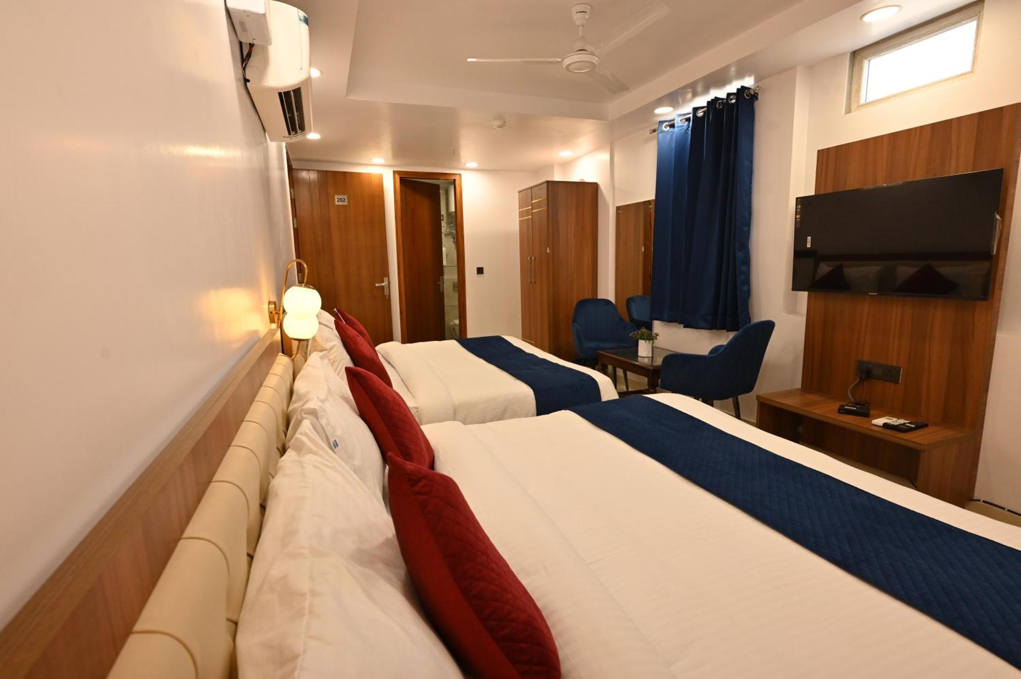 Hotel Down Town Paschim Vihar เดลี ภายนอก รูปภาพ