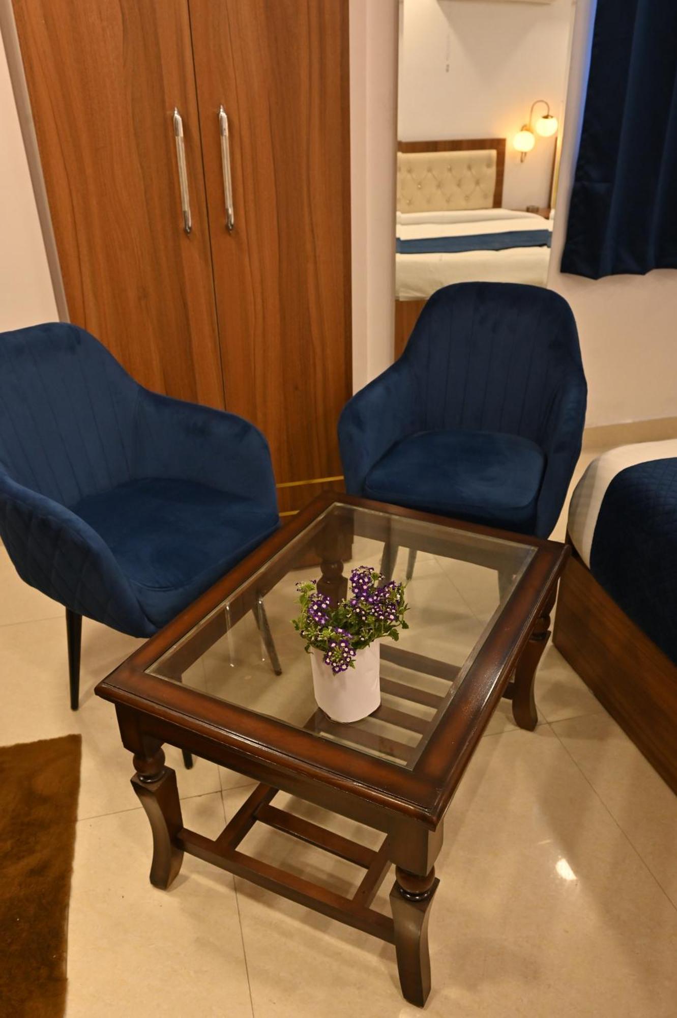 Hotel Down Town Paschim Vihar เดลี ภายนอก รูปภาพ