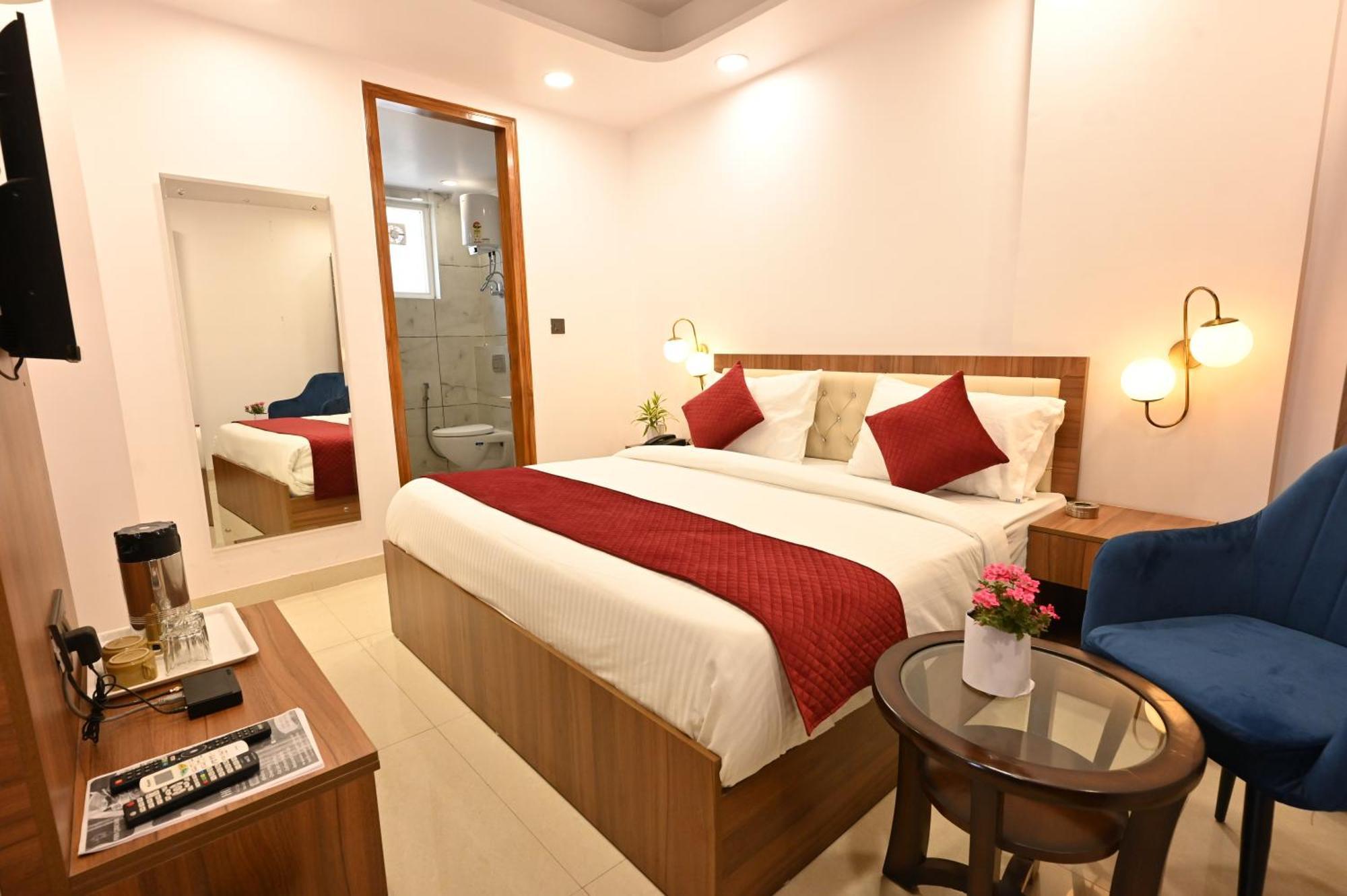 Hotel Down Town Paschim Vihar เดลี ภายนอก รูปภาพ