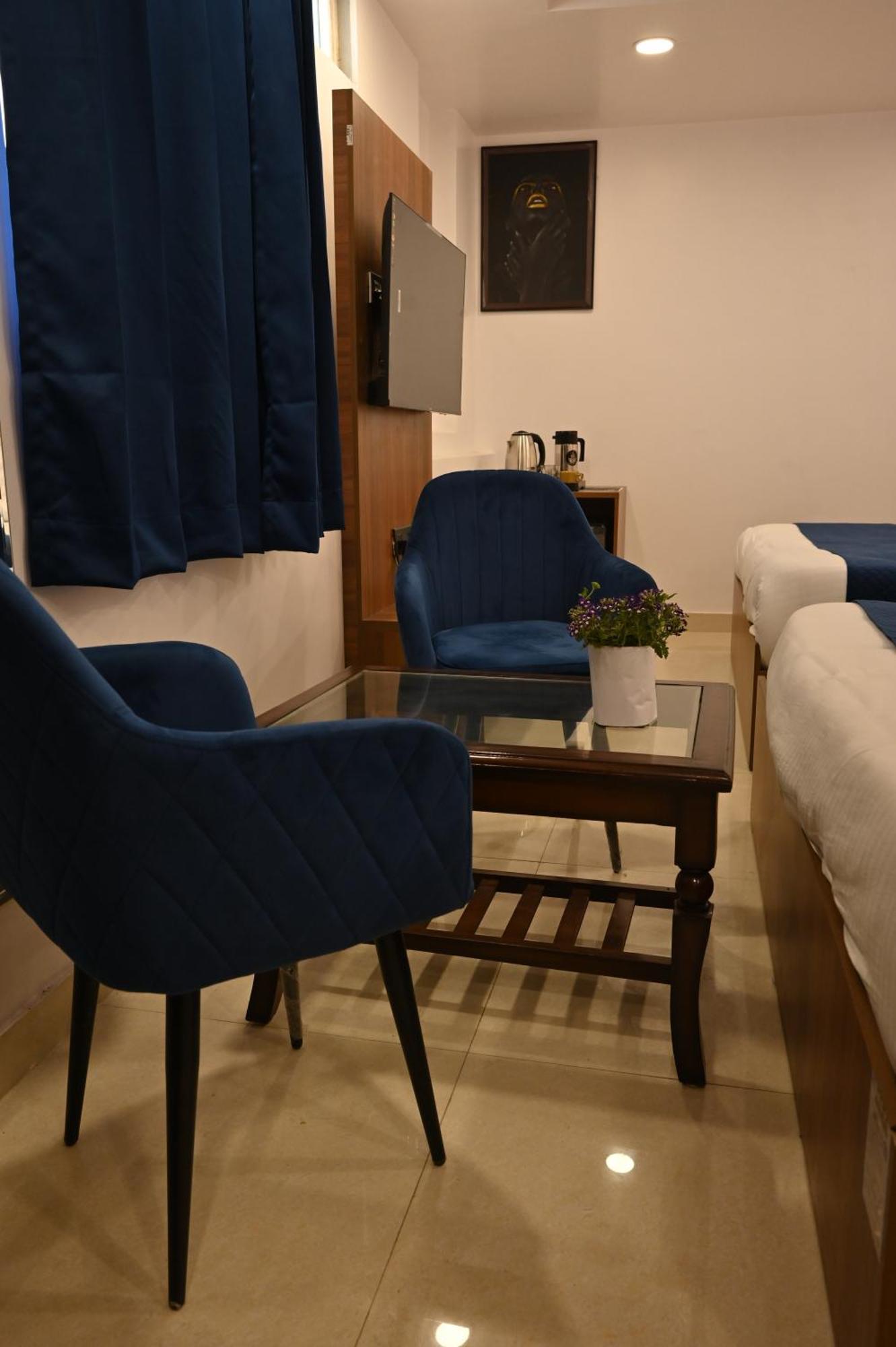 Hotel Down Town Paschim Vihar เดลี ภายนอก รูปภาพ