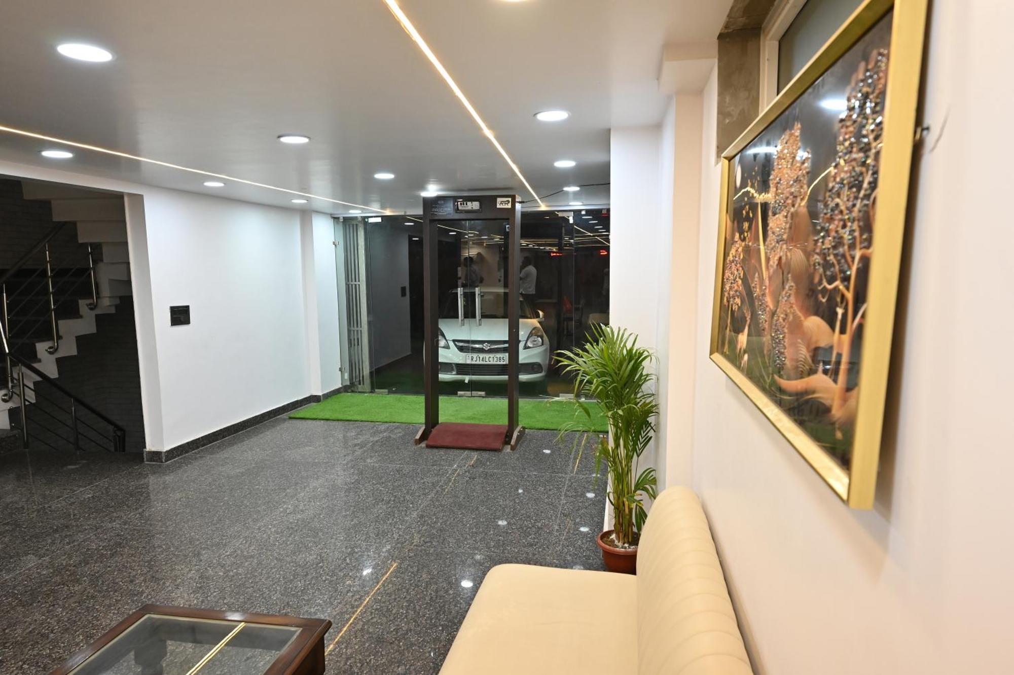 Hotel Down Town Paschim Vihar เดลี ภายนอก รูปภาพ