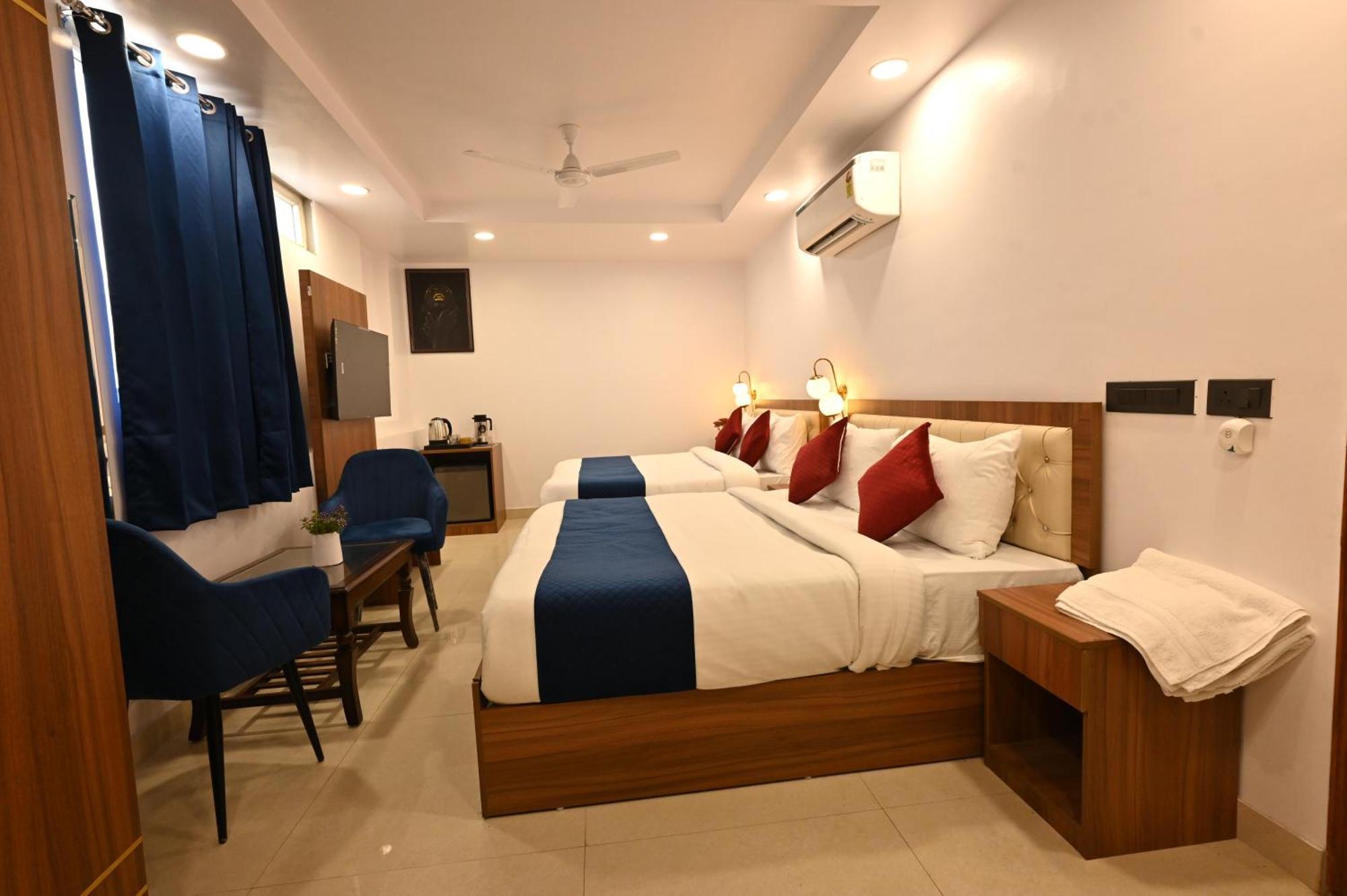 Hotel Down Town Paschim Vihar เดลี ภายนอก รูปภาพ