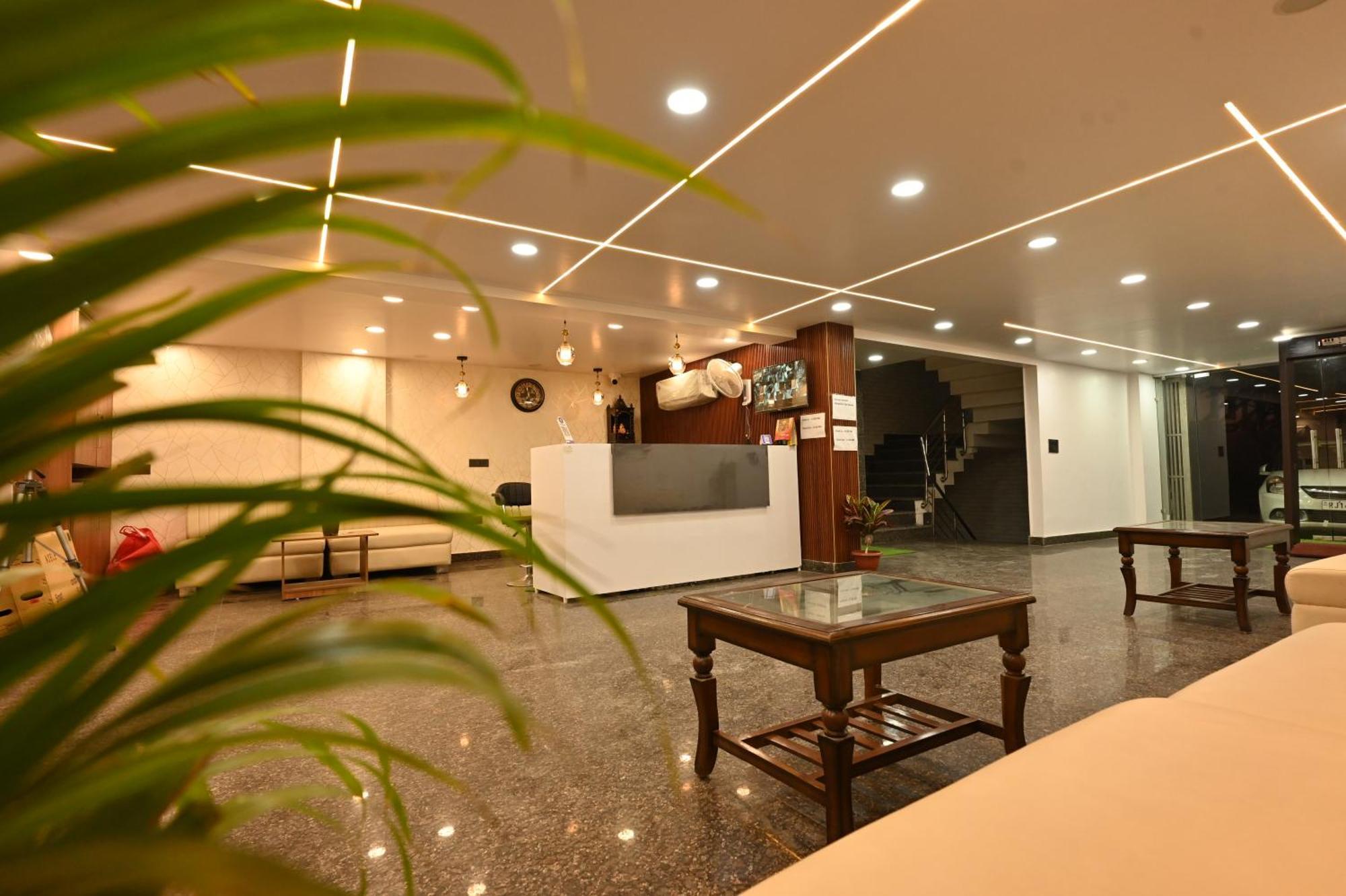 Hotel Down Town Paschim Vihar เดลี ภายนอก รูปภาพ